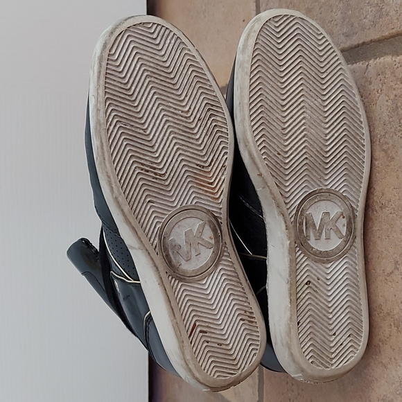 🌟RARE🌟Michael Kors High Top Healed Shoes - Picture 5 of 7